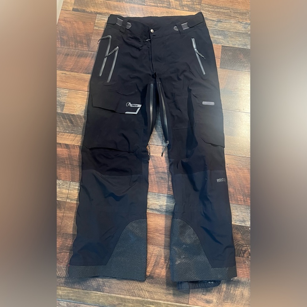 Trew Gear men’s black Recco snow pants